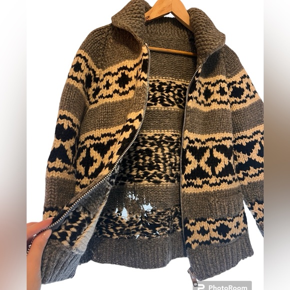 Vintage wool Cowichan sweater - Picture 5 of 11